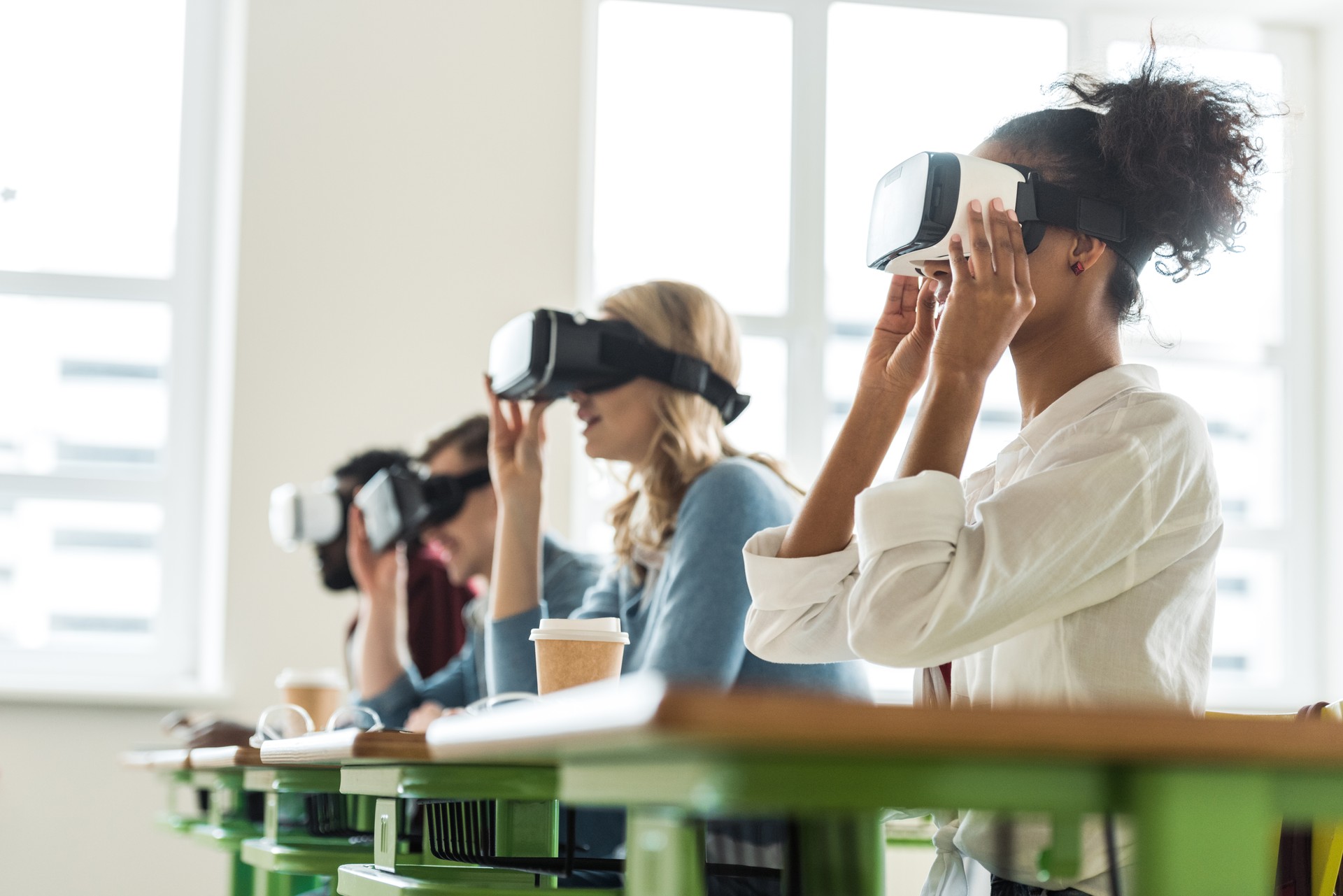 selective focus of multiethnic students using vr headsets in university